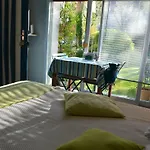 D'hotes El Vigot Plaza Bed & Breakfast 2*